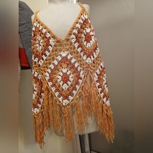 ViVID‎ Sz.XL..Vibrant Crochet Spagetti Strap,cropped,summer Top W Fringe.